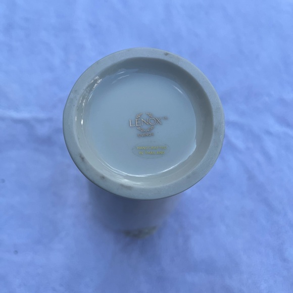 Lenox Porcelain vase rose and gold trim - Picture 5 of 5